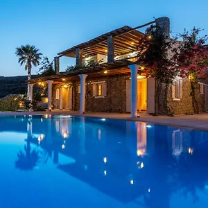 Irini , Panormos (Mykonos) Grecia